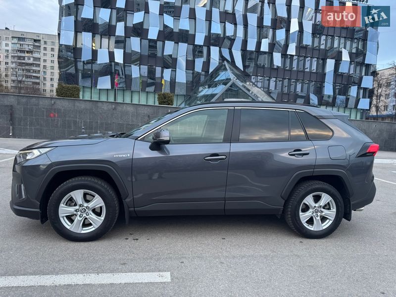 Позашляховик / Кросовер Toyota RAV4 2020 в Харкові