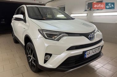 Внедорожник / Кроссовер Toyota RAV4 2016 в Киеве
