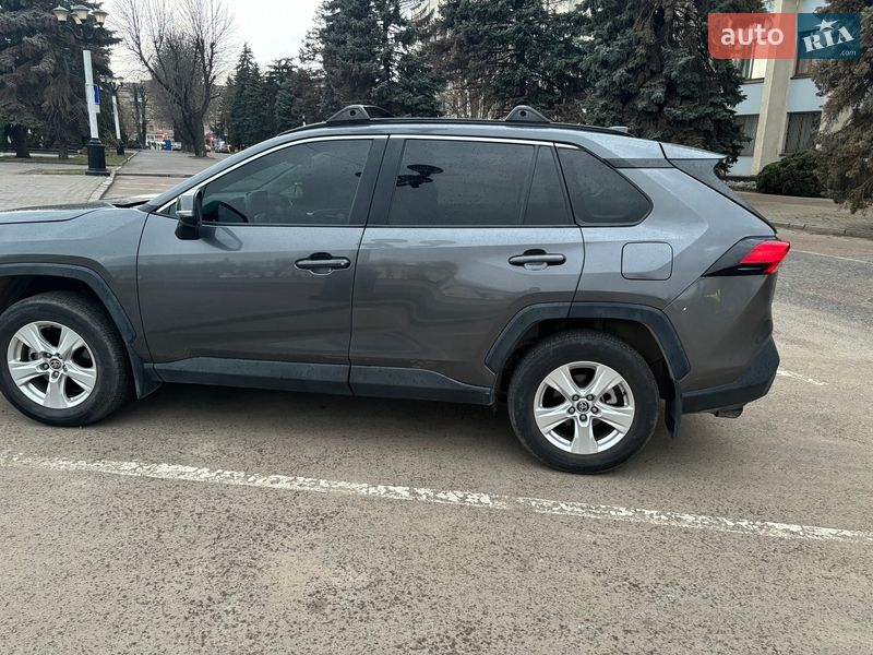 Внедорожник / Кроссовер Toyota RAV4 2021 в Хмельницком