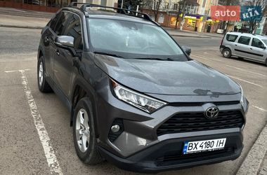Внедорожник / Кроссовер Toyota RAV4 2021 в Хмельницком