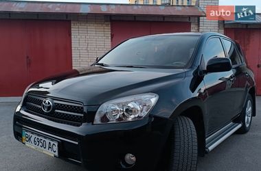 Внедорожник / Кроссовер Toyota RAV4 2006 в Ровно
