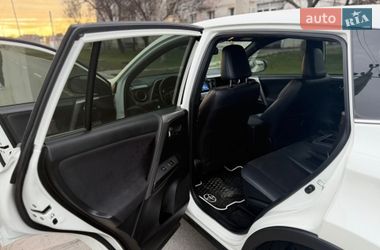 Позашляховик / Кросовер Toyota RAV4 2017 в Дніпрі