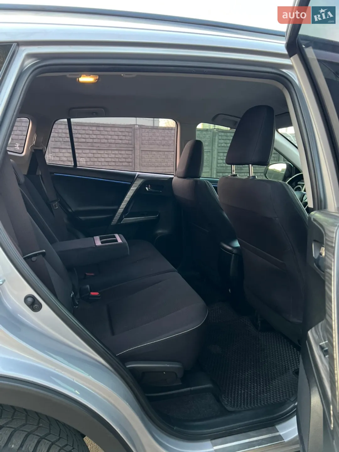 2017 Toyota RAV 4 - мініатюра 14