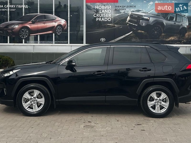 Внедорожник / Кроссовер Toyota RAV4 2020 в Черновцах