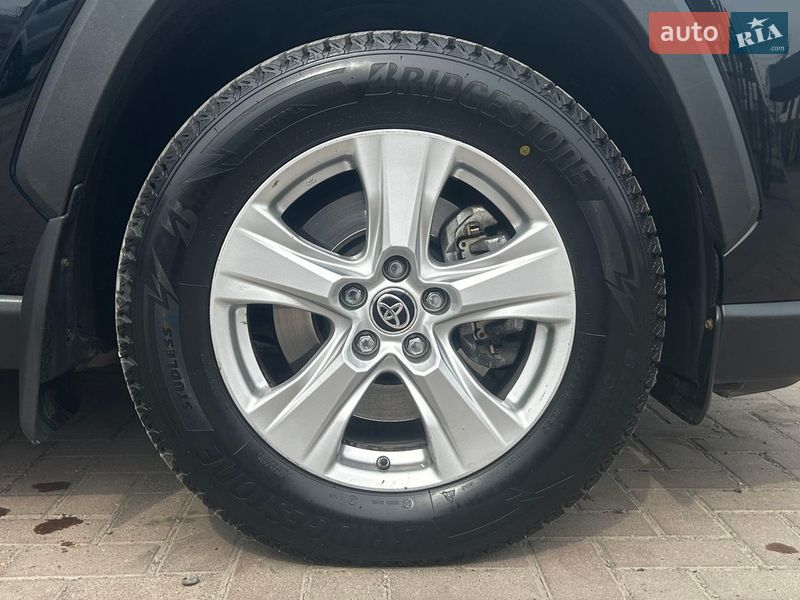 Внедорожник / Кроссовер Toyota RAV4 2020 в Черновцах