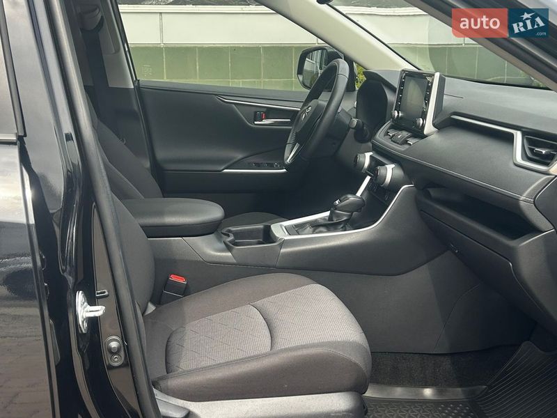 Внедорожник / Кроссовер Toyota RAV4 2020 в Черновцах