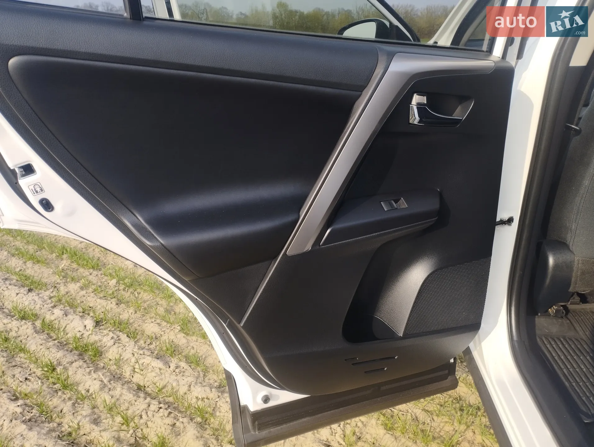 2017 Toyota RAV 4 - мініатюра 26