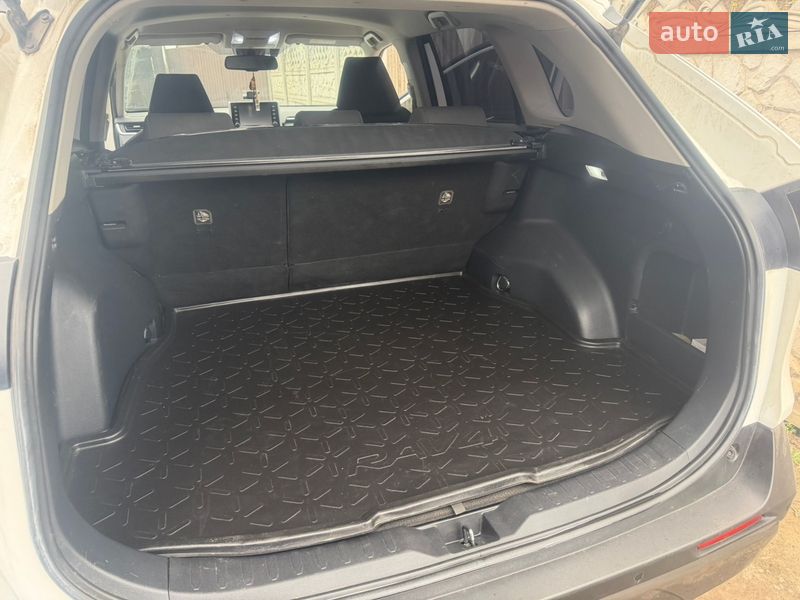 Позашляховик / Кросовер Toyota RAV4 2021 в Кривому Розі