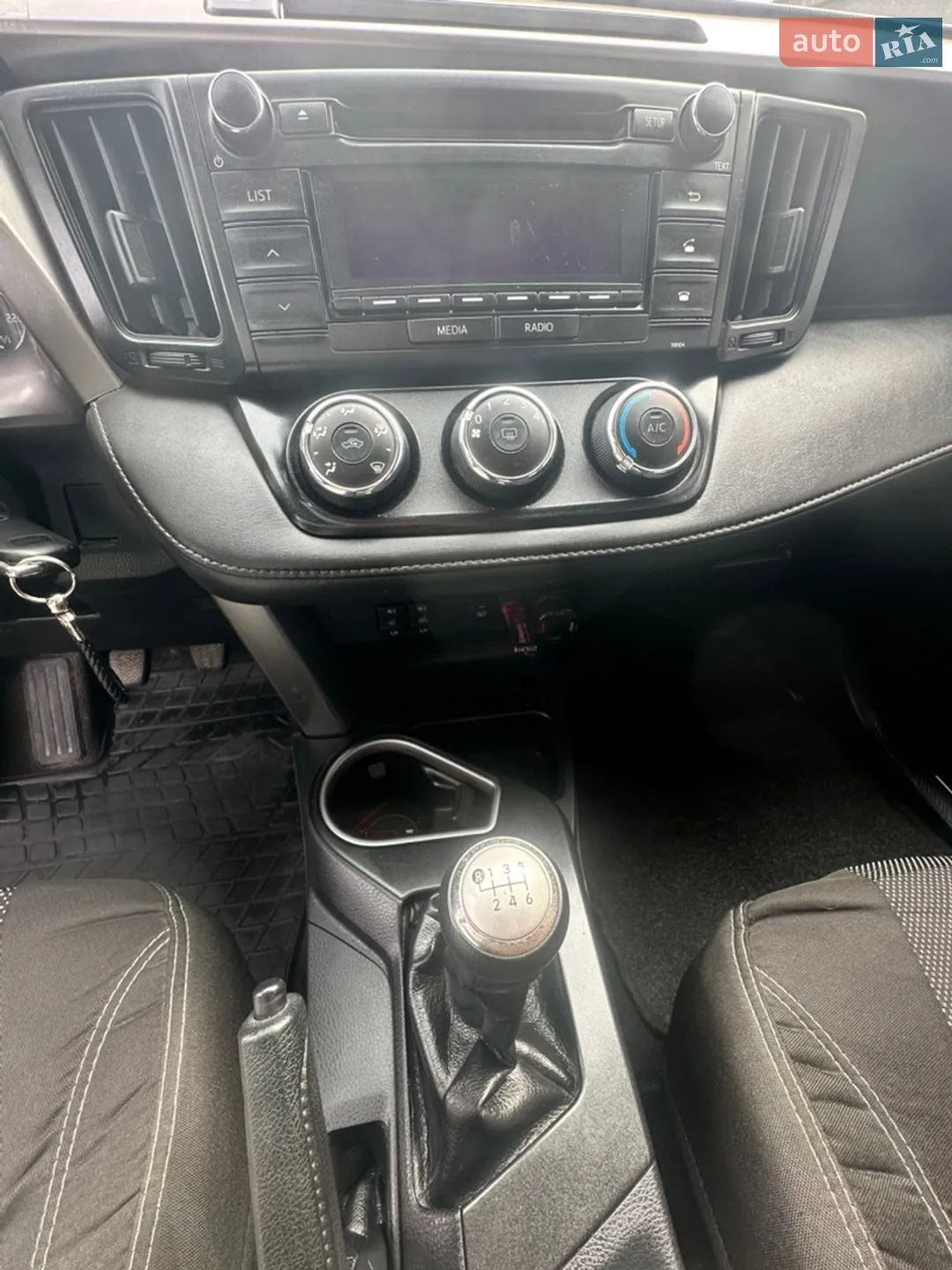 2016 Toyota RAV 4 - мініатюра 13