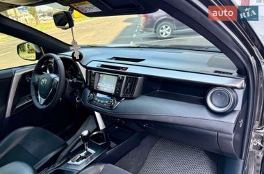 Позашляховик / Кросовер Toyota RAV4 2016 в Вознесенську