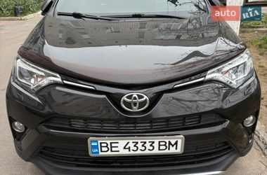 Внедорожник / Кроссовер Toyota RAV4 2016 в Вознесенске