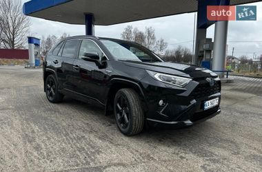 Позашляховик / Кросовер Toyota RAV4 2020 в Києві