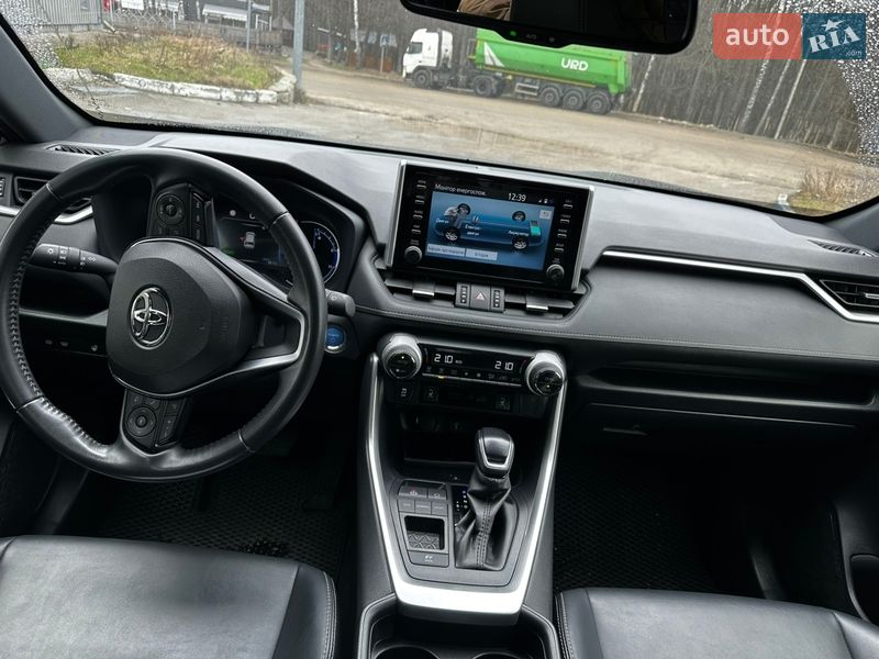 Позашляховик / Кросовер Toyota RAV4 2020 в Києві