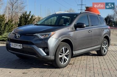 Позашляховик / Кросовер Toyota RAV4 2015 в Києві