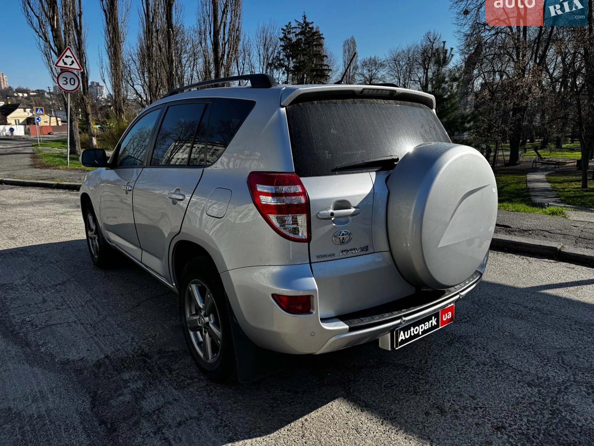2012 Toyota RAV 4 - мініатюра 9