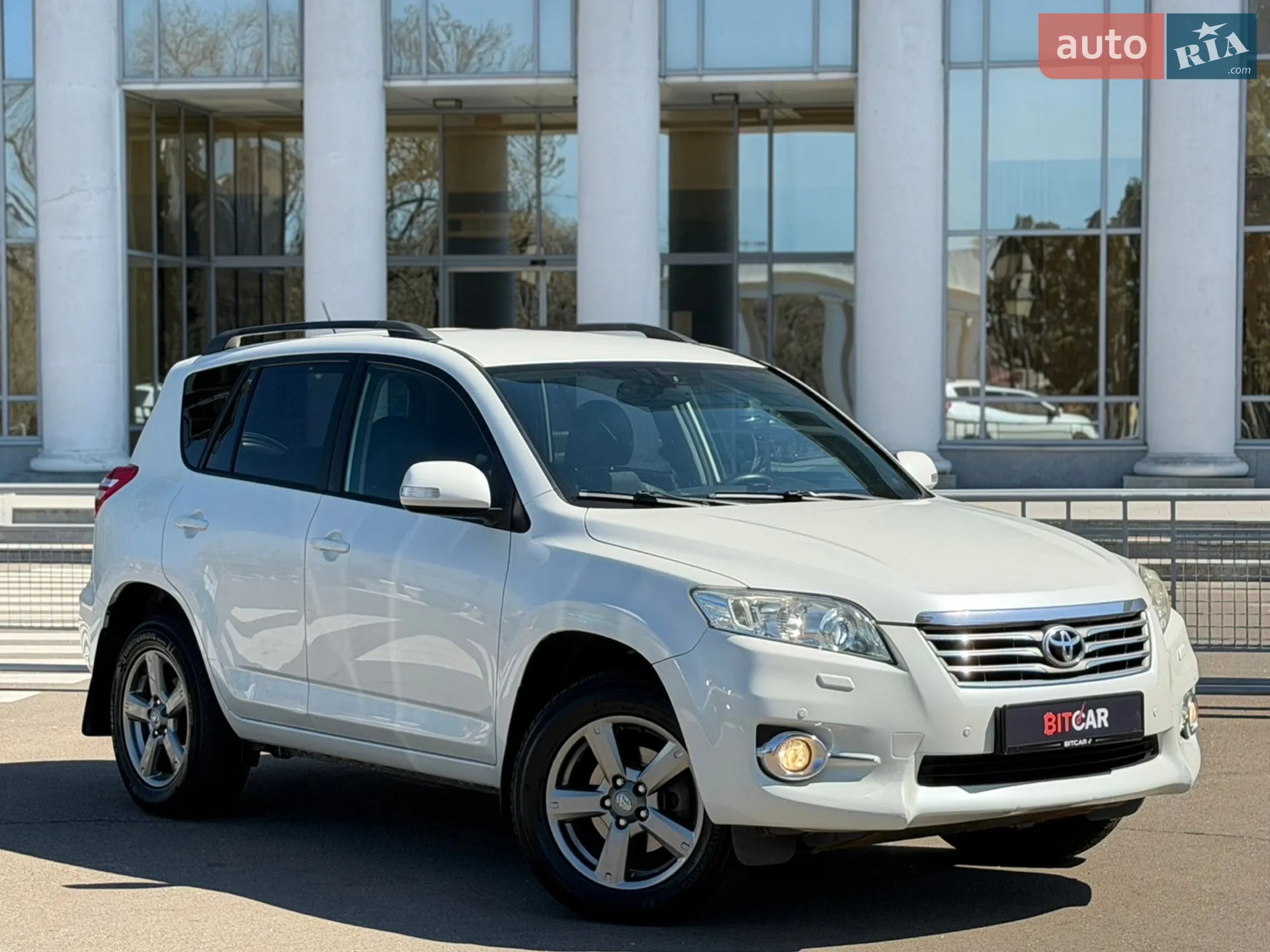 2010 Toyota RAV 4 - фото 1
