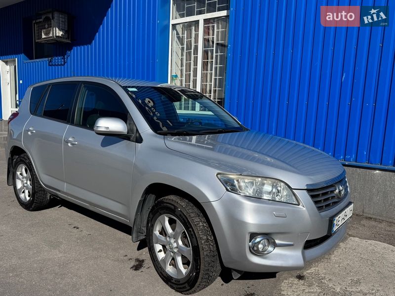 Позашляховик / Кросовер Toyota RAV4 2010 в Дніпрі