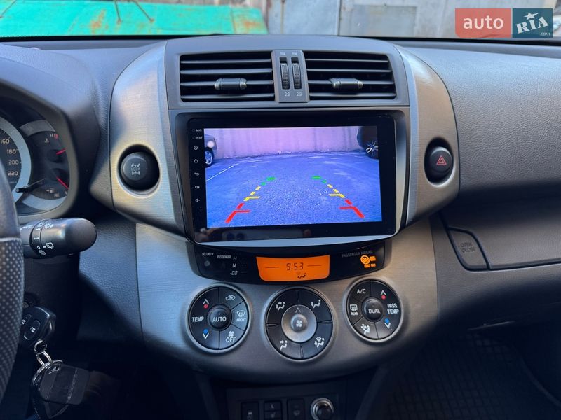 Позашляховик / Кросовер Toyota RAV4 2010 в Дніпрі