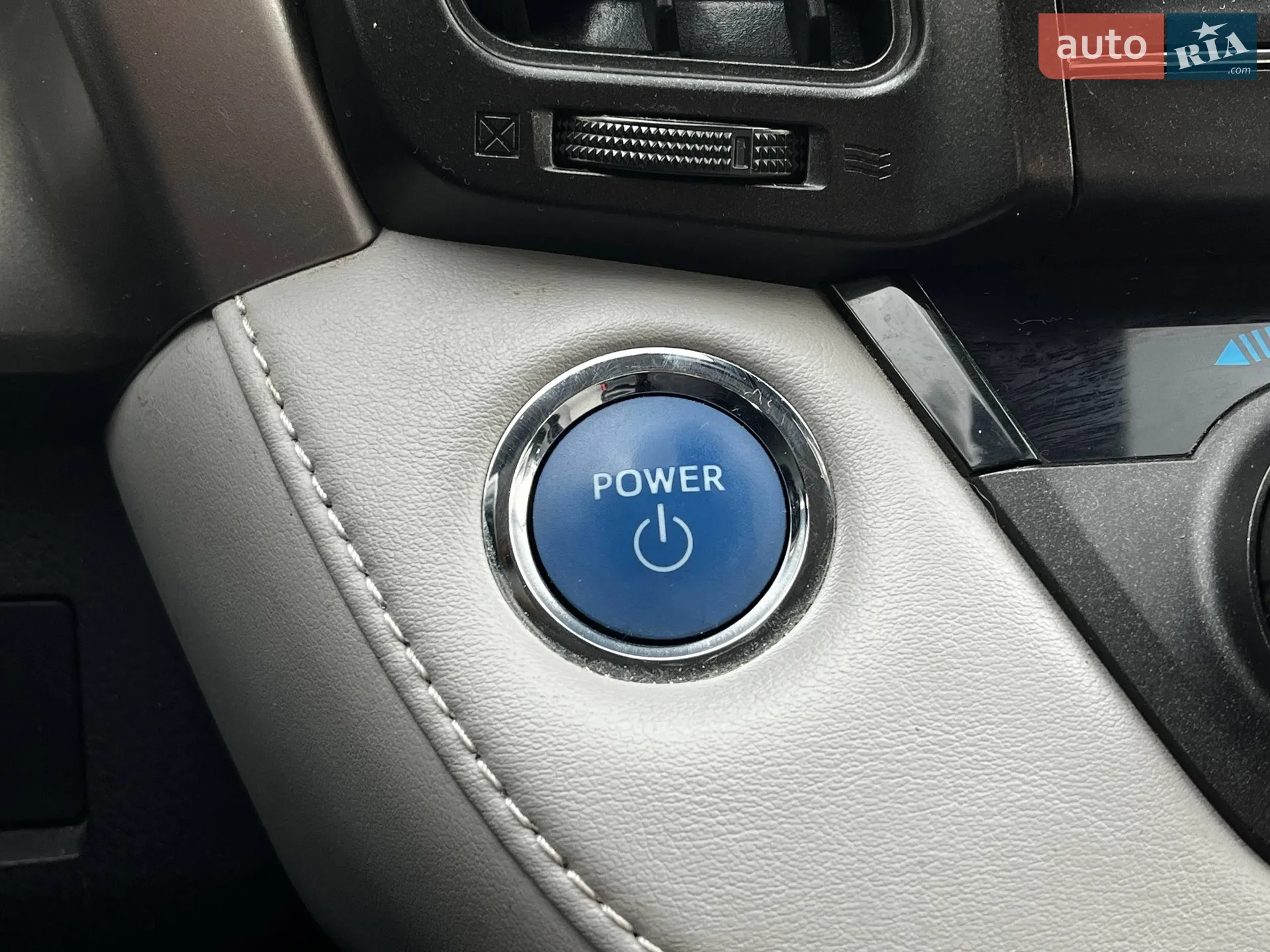 2018 Toyota RAV 4 - мініатюра 21