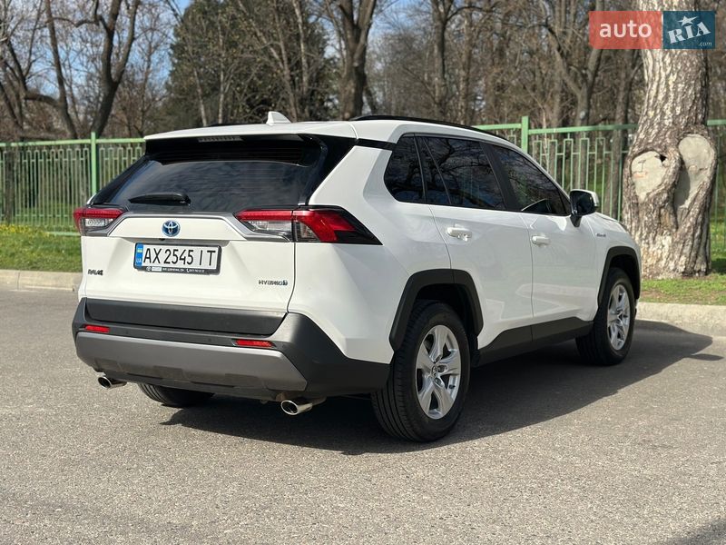 Внедорожник / Кроссовер Toyota RAV4 2020 в Харькове