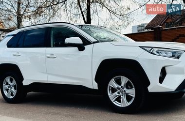 Позашляховик / Кросовер Toyota RAV4 2021 в Києві