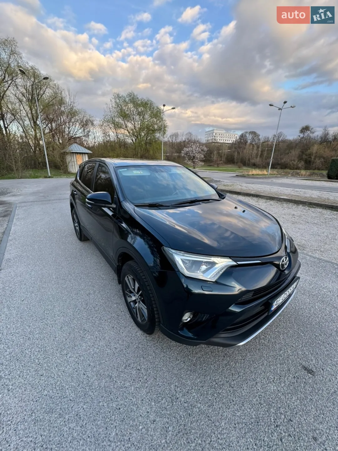2018 Toyota RAV 4 - мініатюра 8