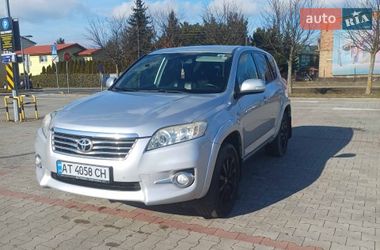 Позашляховик / Кросовер Toyota RAV4 2010 в Рожнятові