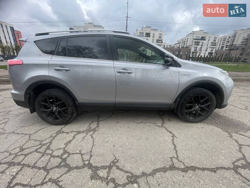 Позашляховик / Кросовер Toyota RAV4 2018 в Львові