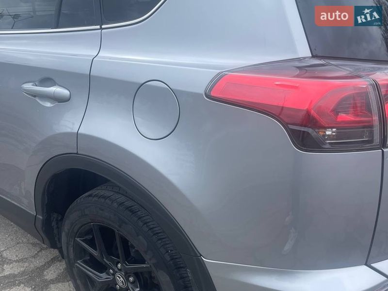 Позашляховик / Кросовер Toyota RAV4 2018 в Львові