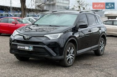 Внедорожник / Кроссовер Toyota RAV4 2017 в Киеве