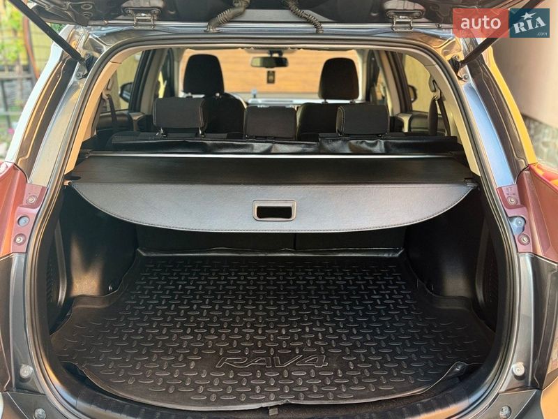 Позашляховик / Кросовер Toyota RAV4 2014 в Миколаєві