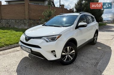 Позашляховик / Кросовер Toyota RAV4 2017 в Верхньодніпровську