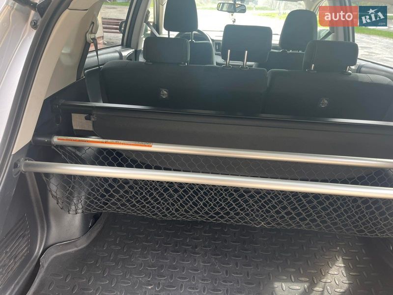 Позашляховик / Кросовер Toyota RAV4 2014 в Дунаївцях