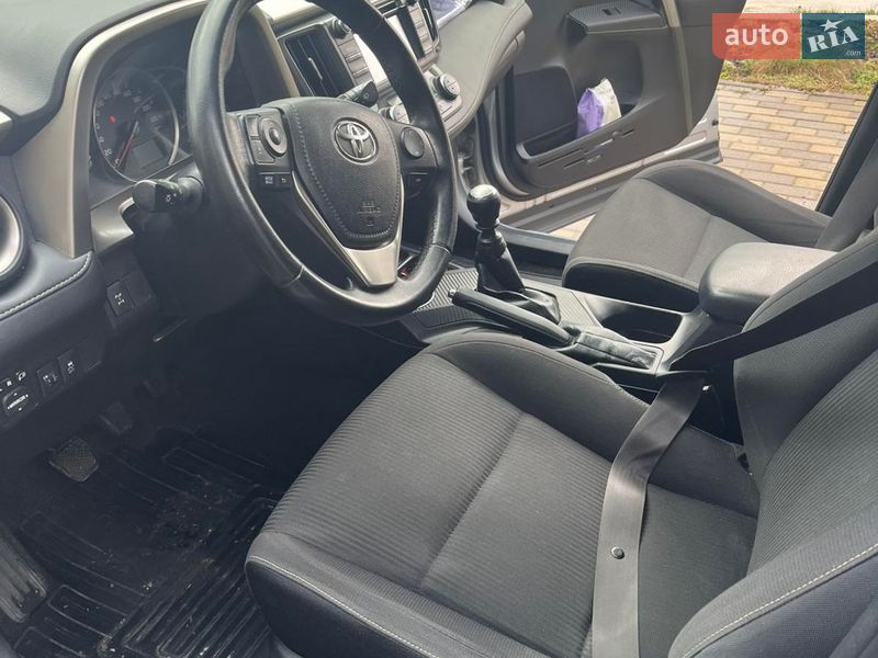 Позашляховик / Кросовер Toyota RAV4 2014 в Дунаївцях