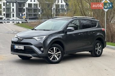 Внедорожник / Кроссовер Toyota RAV4 2017 в Киеве