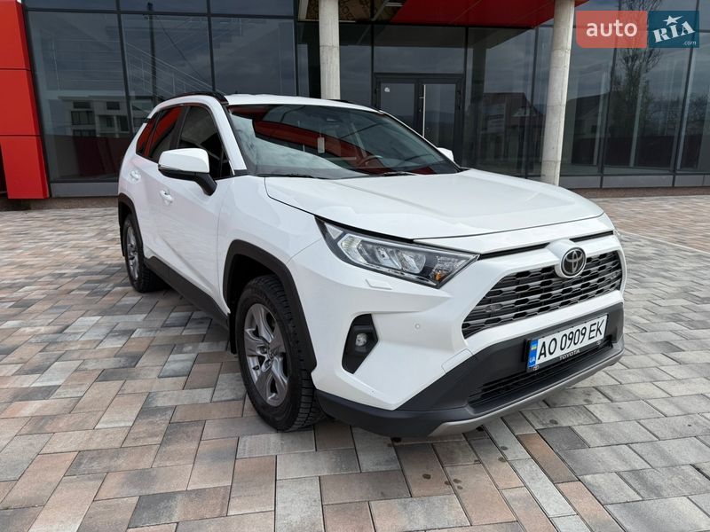 Внедорожник / Кроссовер Toyota RAV4 2022 в Тячеве фото 2 Внедорожник / Кроссовер Toyota RAV4 2022 в Тячеве