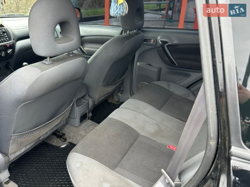 Внедорожник / Кроссовер Toyota RAV4 2002 в Харькове