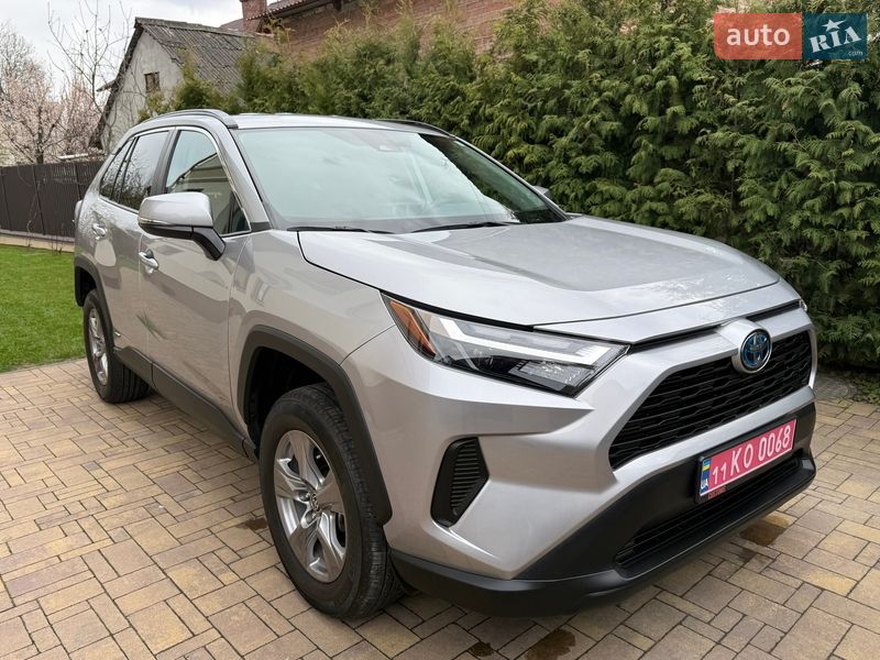Позашляховик / Кросовер Toyota RAV4 2023 в Львові