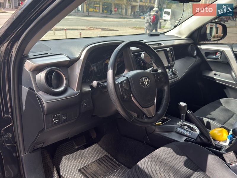 Внедорожник / Кроссовер Toyota RAV4 2017 в Киеве фото 8 Внедорожник / Кроссовер Toyota RAV4 2017 в Киеве