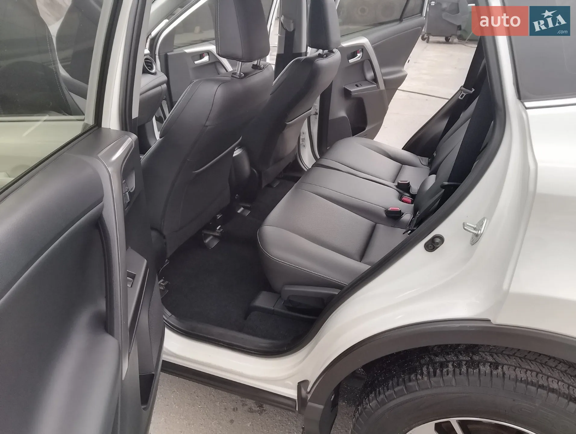 2017 Toyota RAV 4 - мініатюра 7