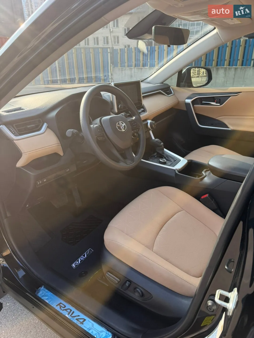 2025 Toyota RAV 4 - мініатюра 5