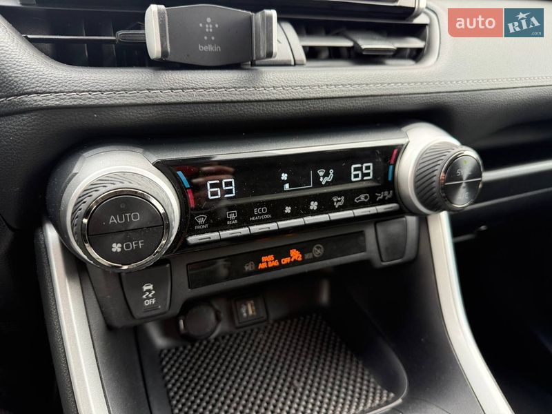 Внедорожник / Кроссовер Toyota RAV4 2024 в Киеве