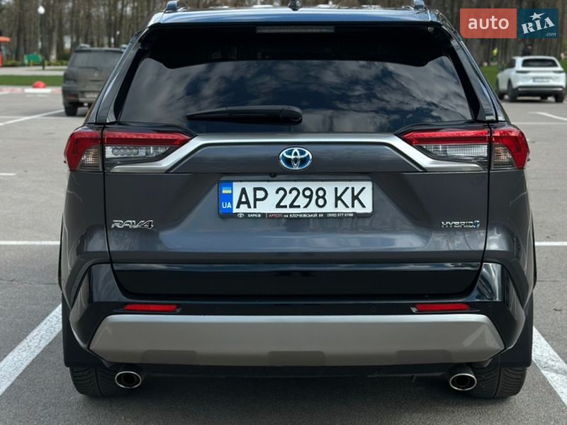 Внедорожник / Кроссовер Toyota RAV4 2023 в Харькове