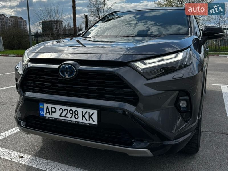 Внедорожник / Кроссовер Toyota RAV4 2023 в Харькове