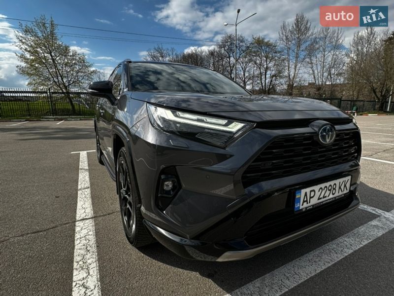 Внедорожник / Кроссовер Toyota RAV4 2023 в Харькове
