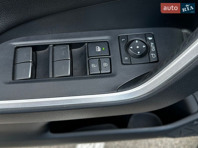 Внедорожник / Кроссовер Toyota RAV4 2023 в Харькове
