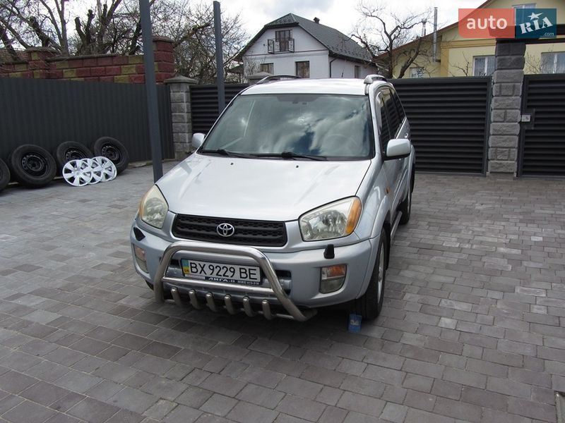 Позашляховик / Кросовер Toyota RAV4 2002 в Хмельницькому