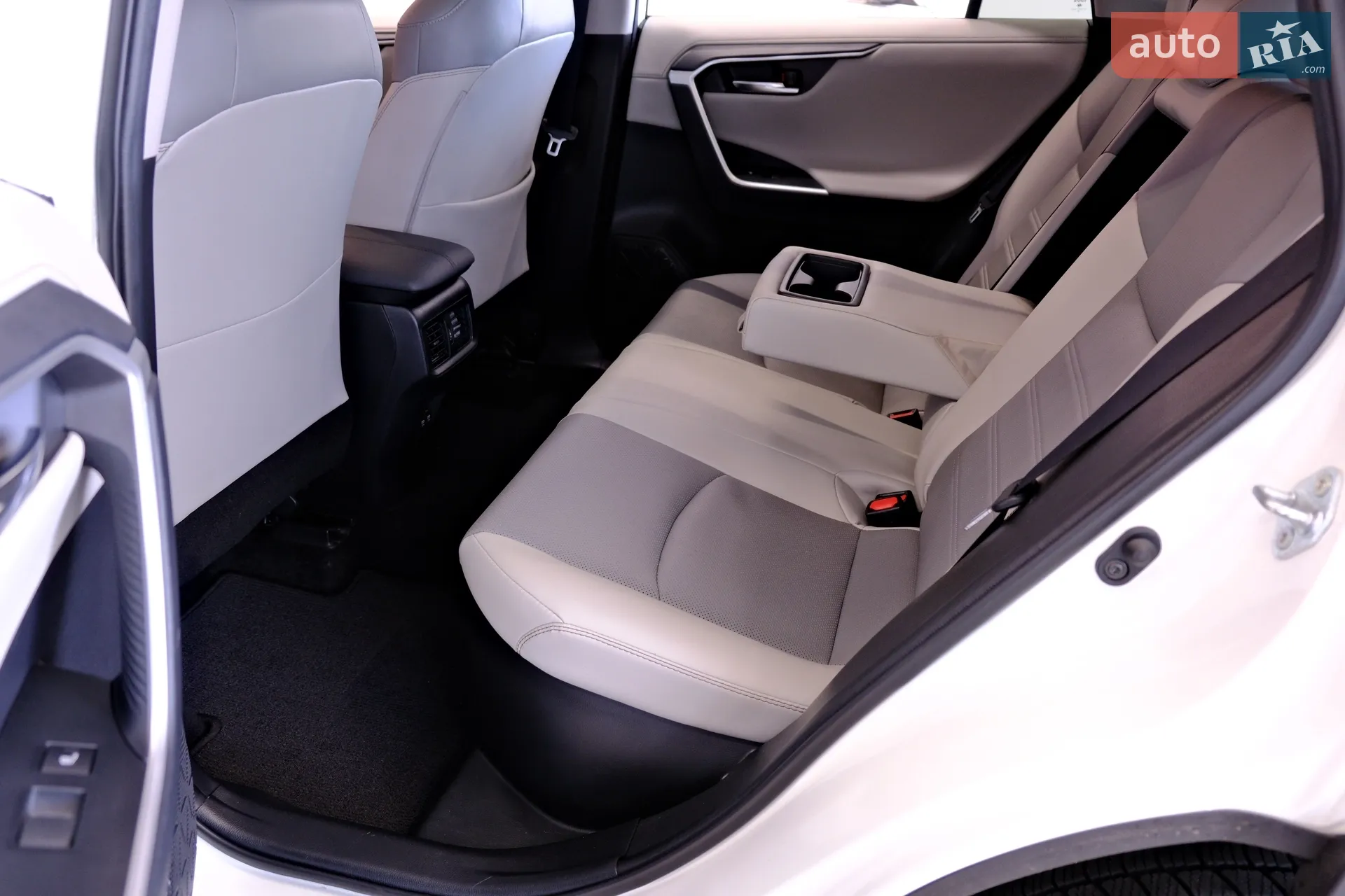 2020 Toyota RAV 4 - мініатюра 33