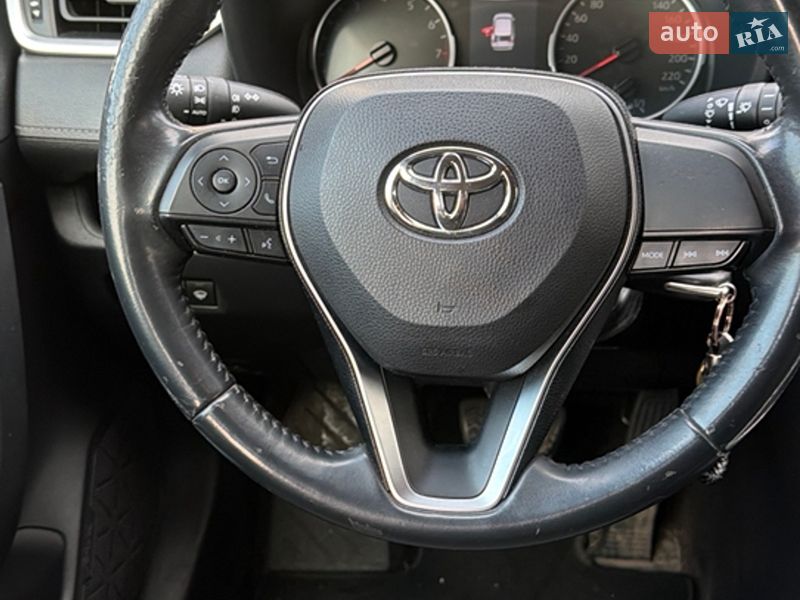 Позашляховик / Кросовер Toyota RAV4 2019 в Чорноморську