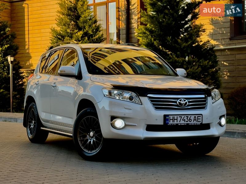 Позашляховик / Кросовер Toyota RAV4 2011 в Одесі